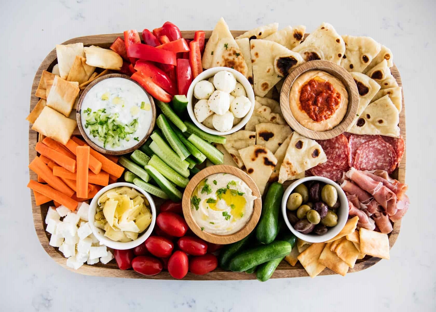 http://tahinis.com/cdn/shop/articles/mezze-platter.jpg?v=1647979116